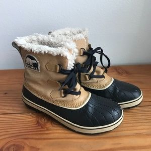Sorel Caribou Snow Boots - 9